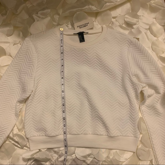NEW Forever 21 Chevron cream crop sweater SIZE M NWT - Picture 7 of 10